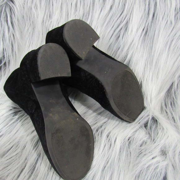 Size 6 Zigi Soho Nydia  Black Velvet Ankle Boot - Picture 7 of 7